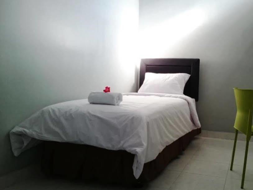Reddoorz Plus @ Hotel Star 88 Tugu Luaran gambar