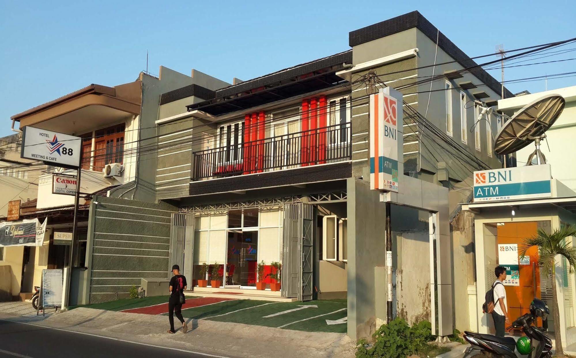 Reddoorz Plus @ Hotel Star 88 Tugu Luaran gambar
