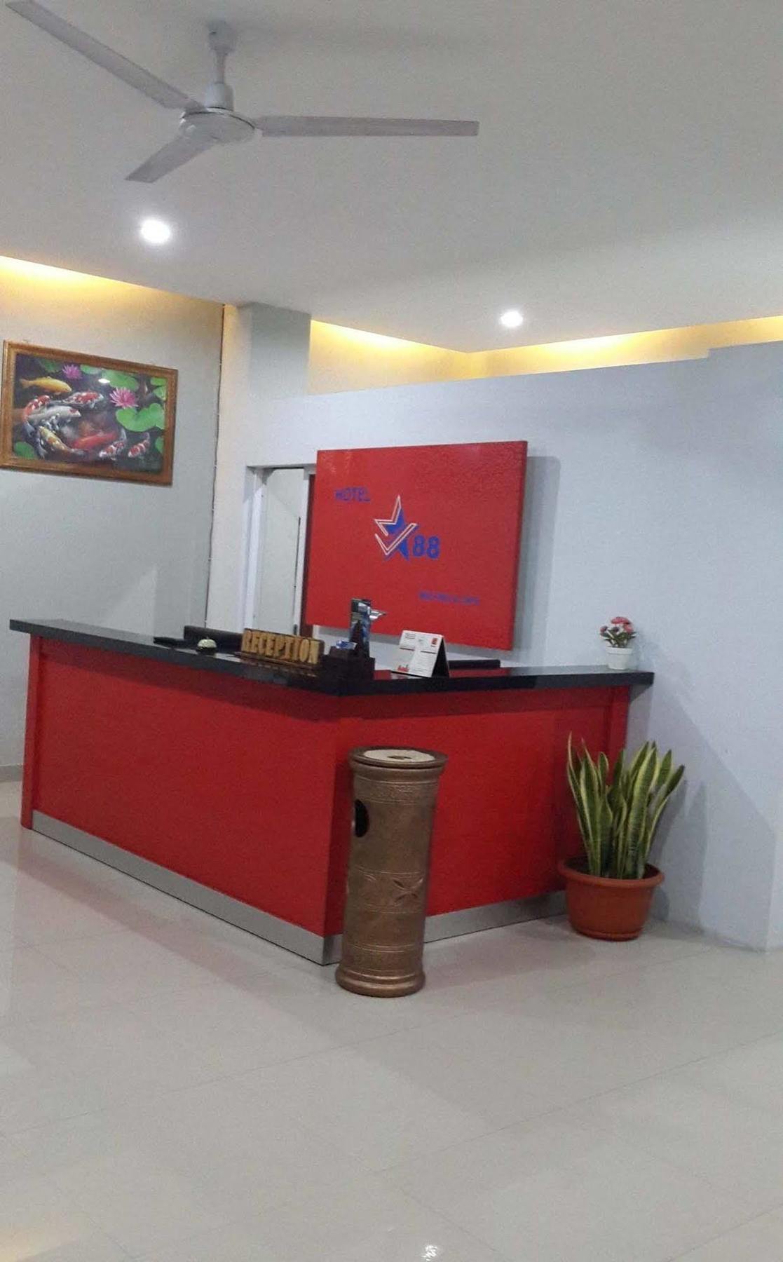 Reddoorz Plus @ Hotel Star 88 Tugu Luaran gambar