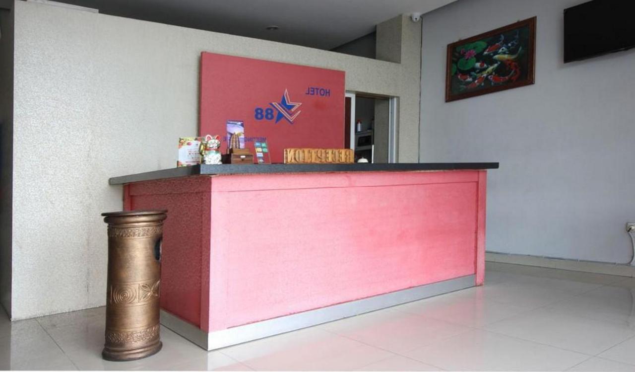 Reddoorz Plus @ Hotel Star 88 Tugu Luaran gambar